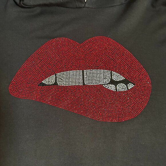 XL Lauren Moshi Delilah X Crystal Biting Lip Hoodie with Bag and Sticker - Picture 2 of 14